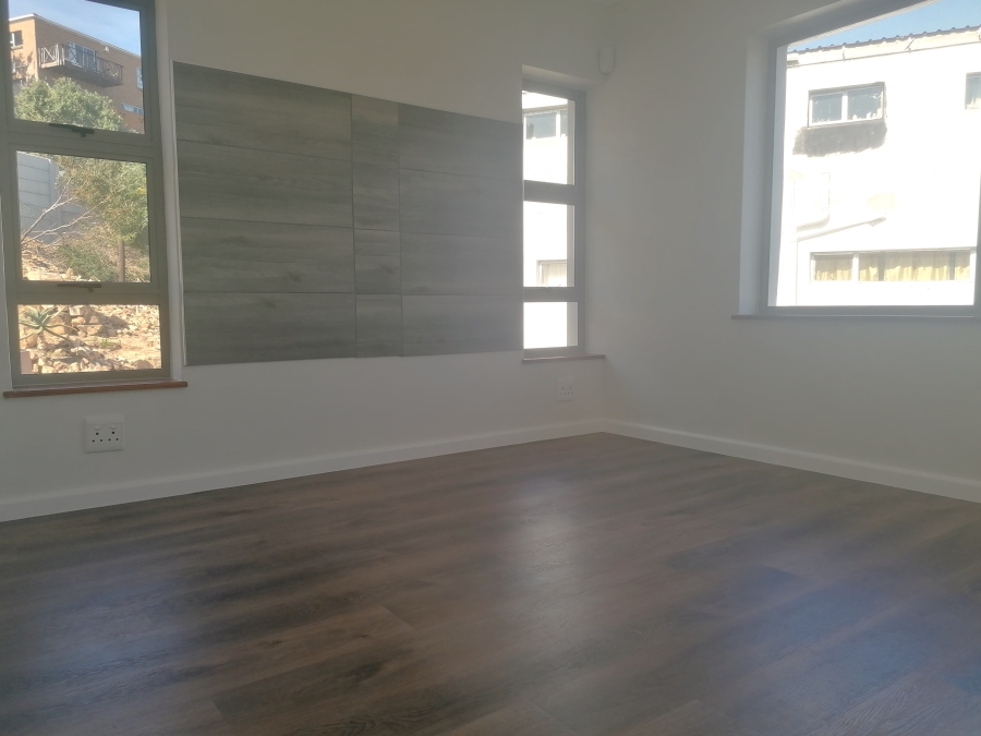 To Let 4 Bedroom Property for Rent in Glencairn Heights Western Cape